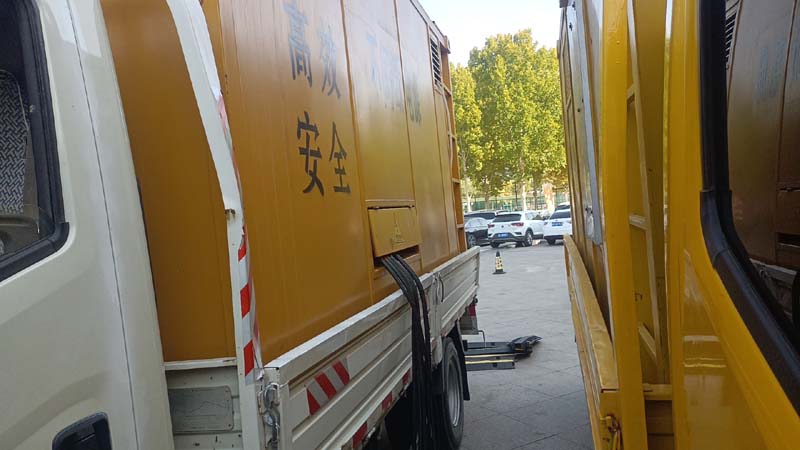 屏边如何判断柴油发电机组和UPS电源的切换时间是否符合要求？