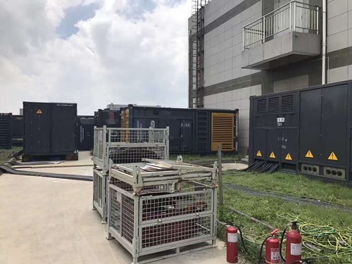 屏边除了定期检查，还有哪些方法可以及时发现接触式转速表探头的磨损？