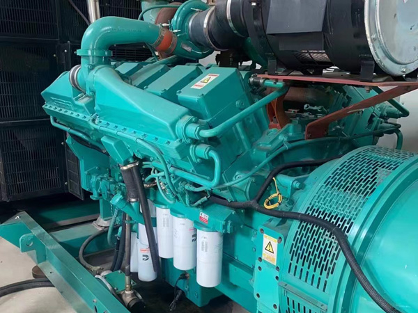 屏边更换100kW柴油发电机组机油时，需要注意哪些事项？